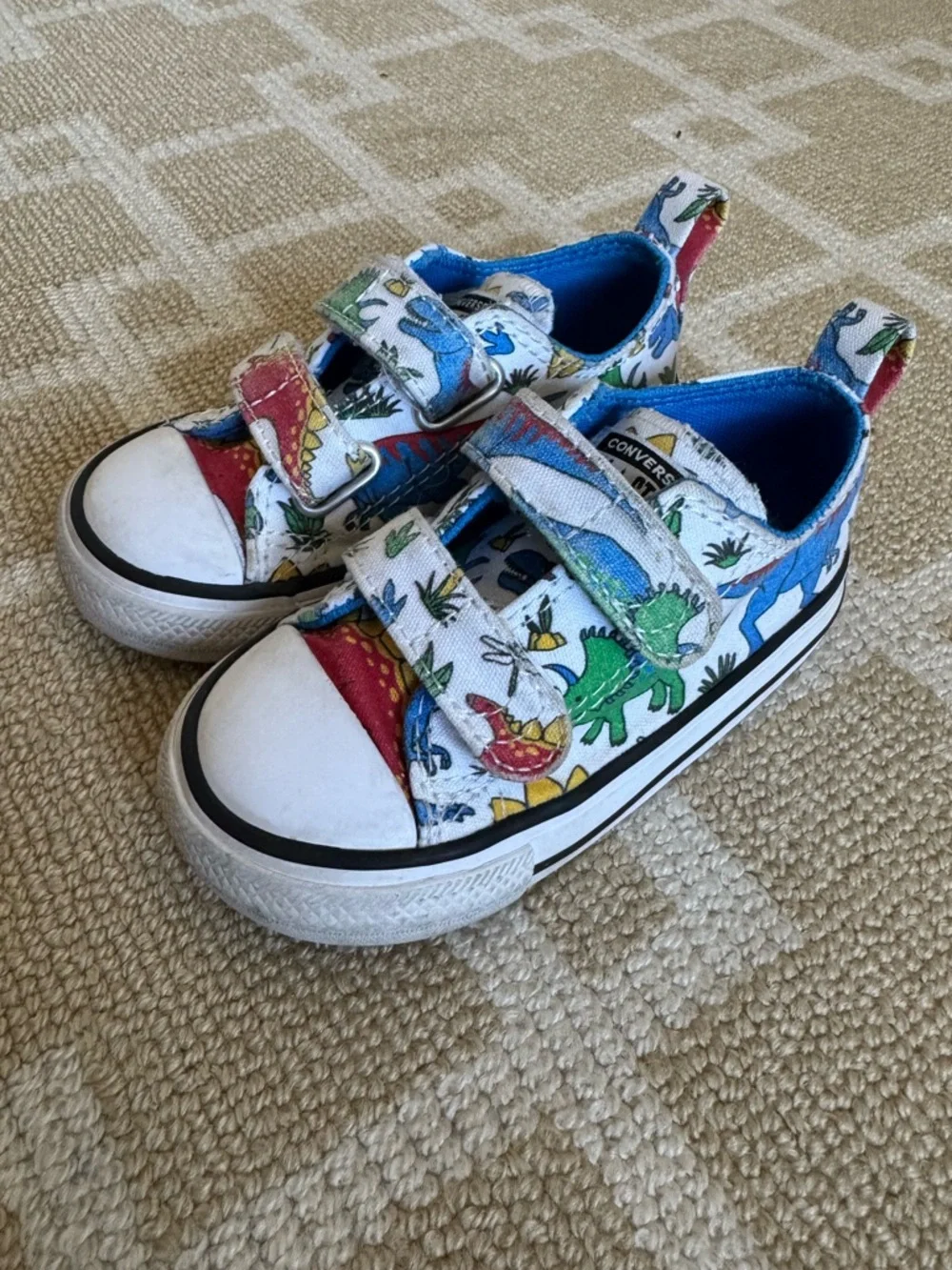 Converse Dino Print Velcro Sneakers Canvas Low Top Multicolor Size 6 Infant